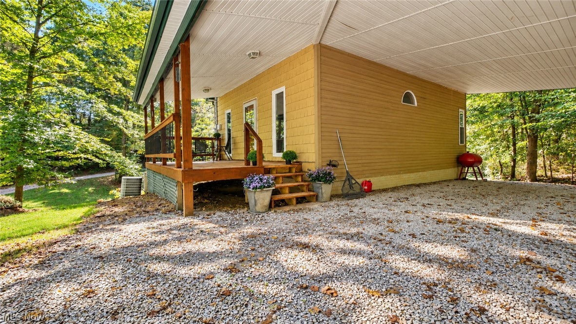 3525 Hooper Road NE Mcconnelsville OH 43756