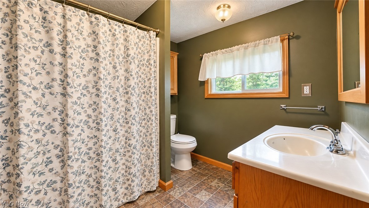 3525 Hooper Road NE Mcconnelsville OH 43756
