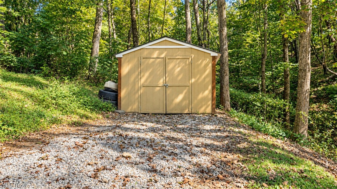 3525 Hooper Road NE Mcconnelsville OH 43756