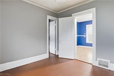 4024 E 53 Street Newburgh Heights OH 44105