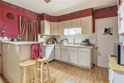 4024 E 53 Street Newburgh Heights OH 44105