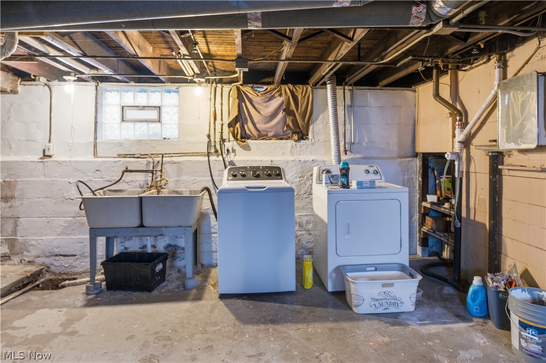 4024 E 53 Street Newburgh Heights OH 44105