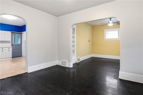 4024 E 53 Street Newburgh Heights OH 44105