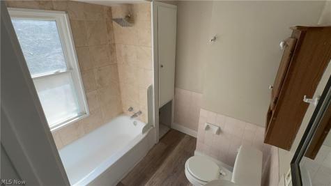 1075 E 177th Street Cleveland OH 44119