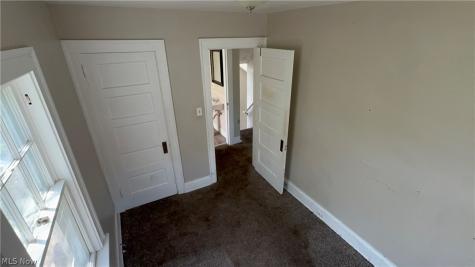 1075 E 177th Street Cleveland OH 44119