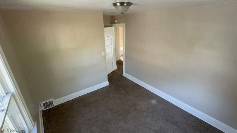 1075 E 177th Street Cleveland OH 44119