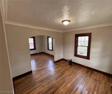 1075 E 177th Street Cleveland OH 44119