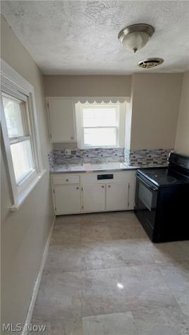 1075 E 177th Street Cleveland OH 44119