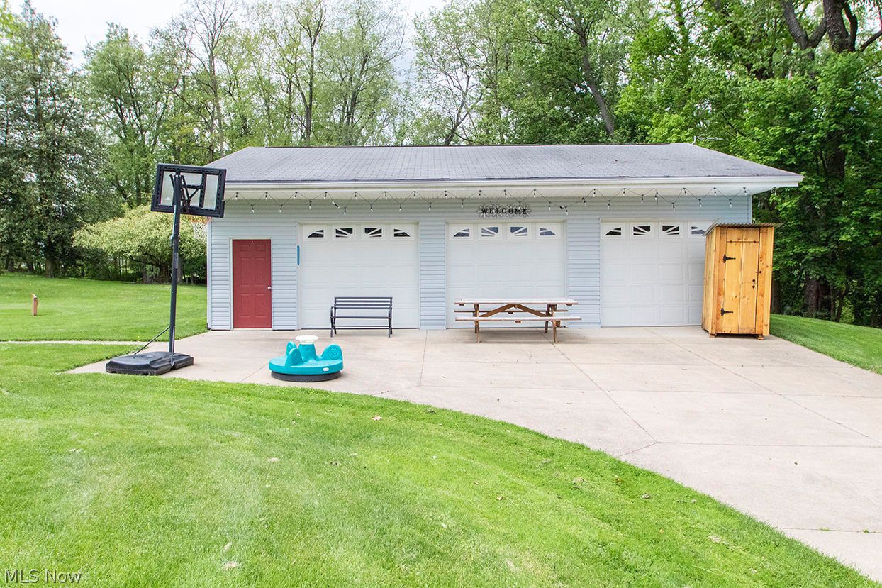 4054 S Medina Line Road Norton OH 44203