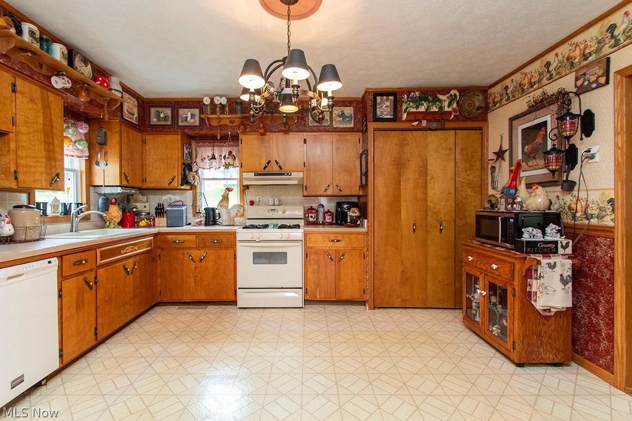 4054 S Medina Line Road Norton OH 44203