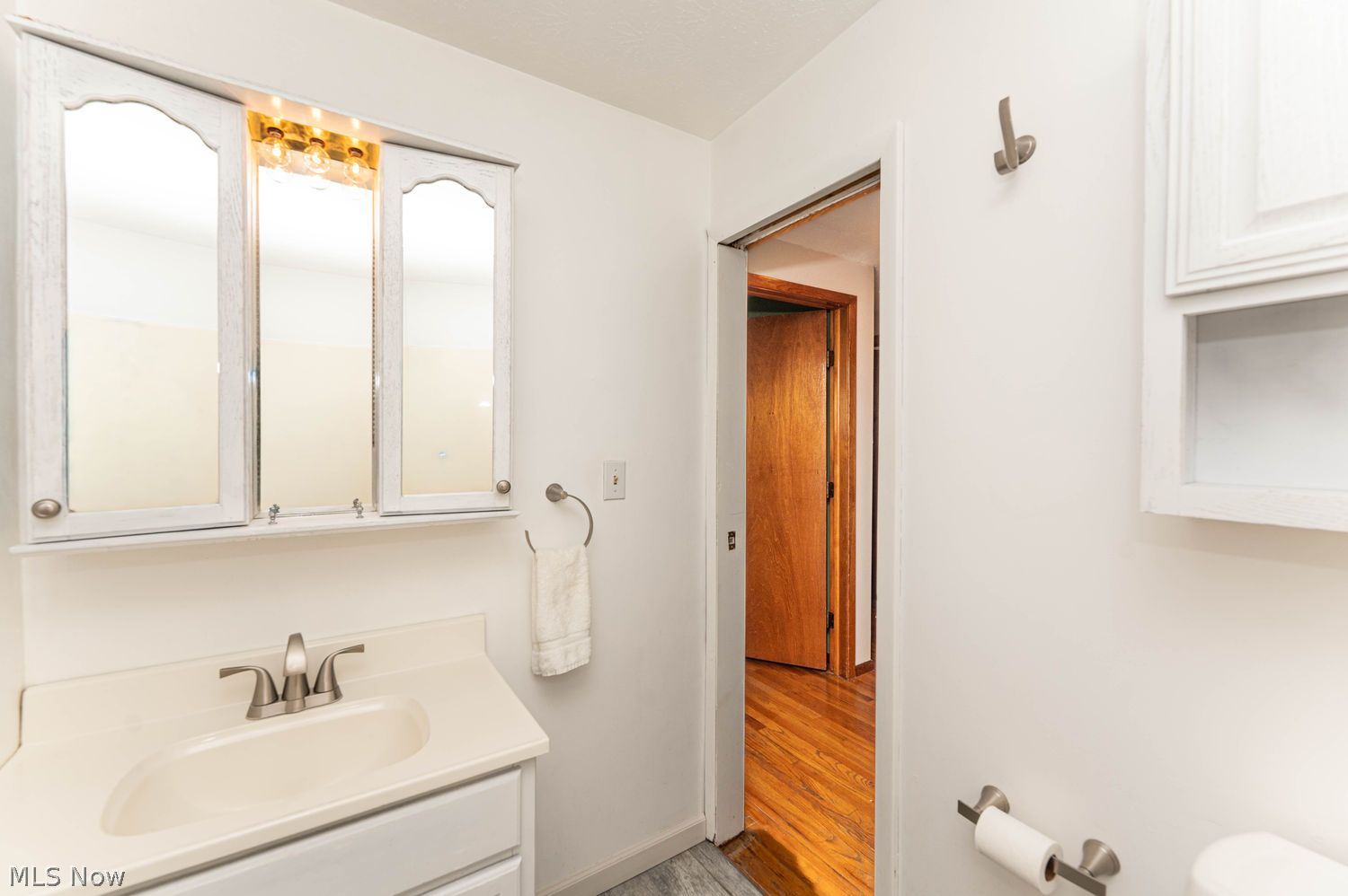 916 Center Road Eastlake OH 44095
