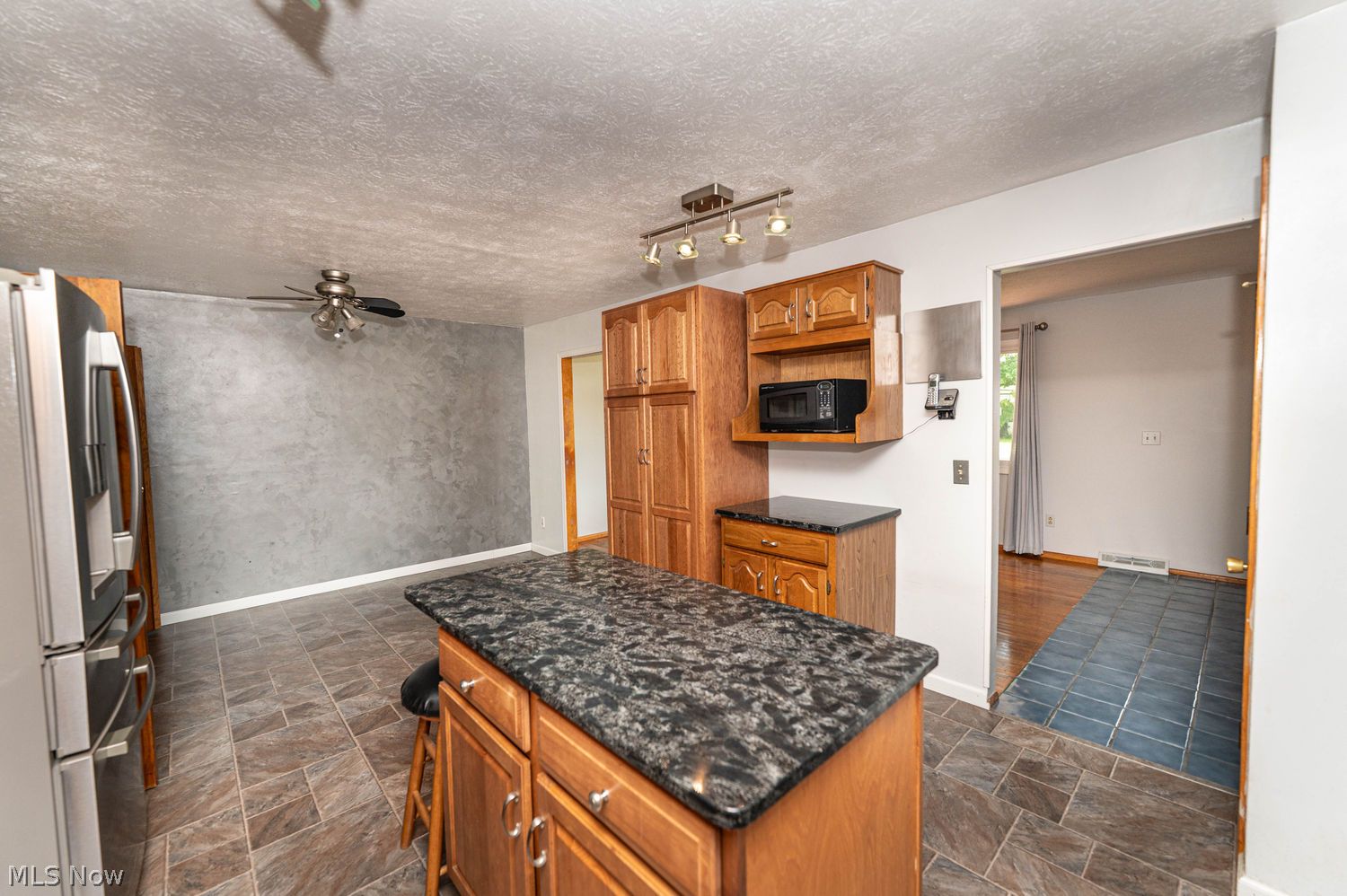 916 Center Road Eastlake OH 44095