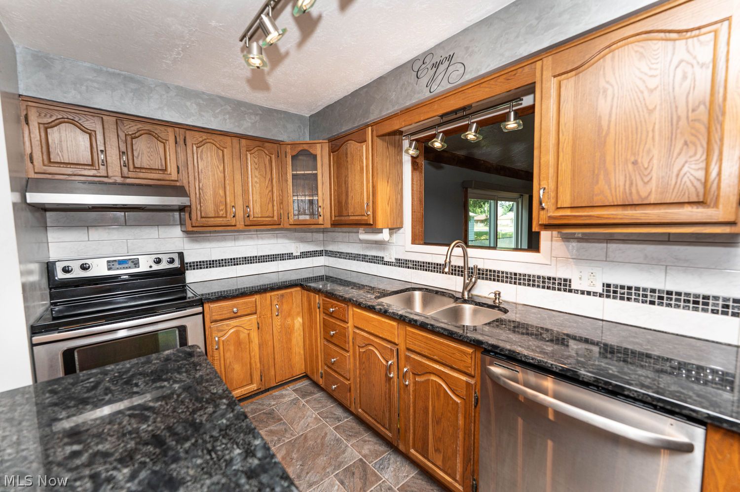 916 Center Road Eastlake OH 44095