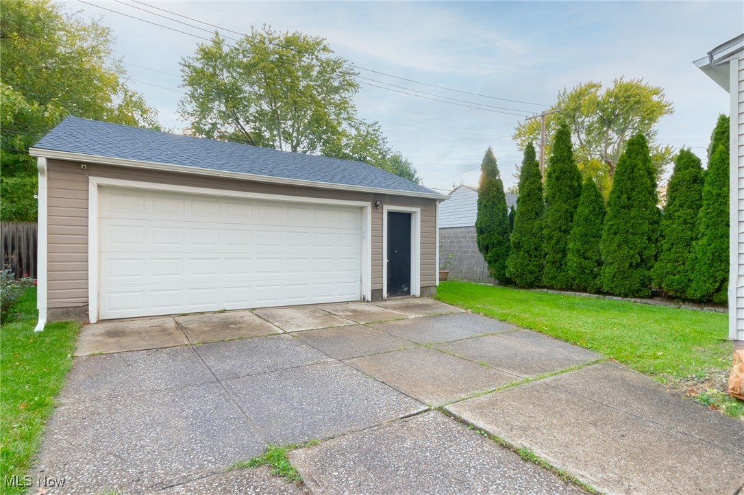 2202 Mars Avenue Lakewood OH 44107