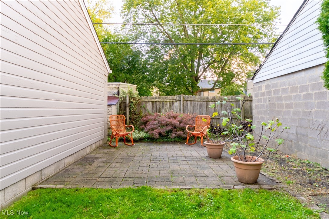 2202 Mars Avenue Lakewood OH 44107