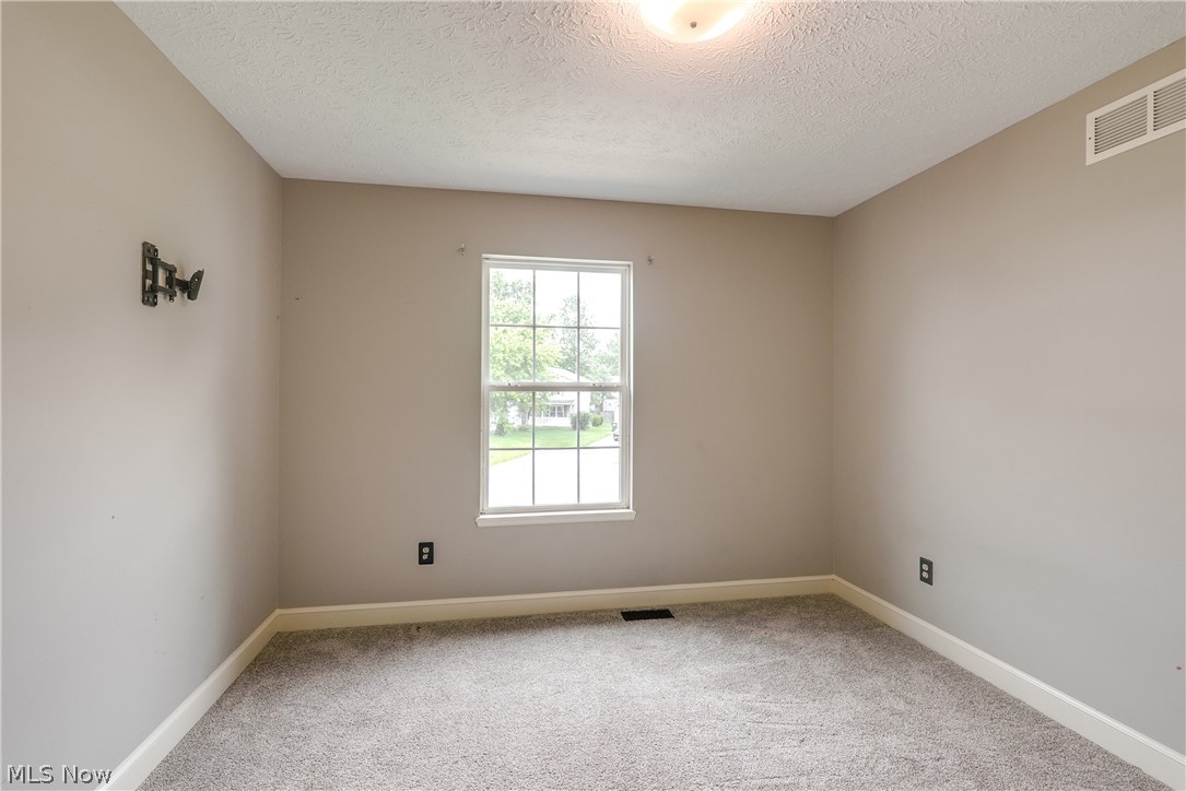 653 Diamond Circle Ravenna OH 44266