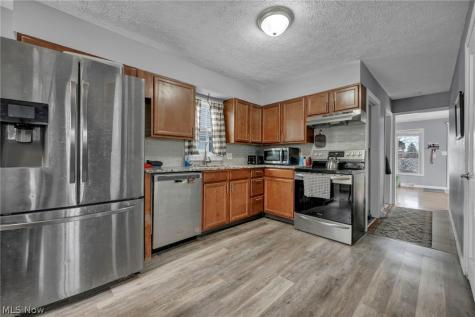 394 N Hawkins Avenue Akron OH 44313