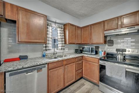 394 N Hawkins Avenue Akron OH 44313