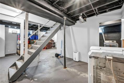 394 N Hawkins Avenue Akron OH 44313