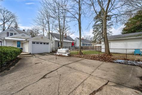 394 N Hawkins Avenue Akron OH 44313
