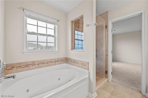 159 Stone Ridge Way Berea OH 44017