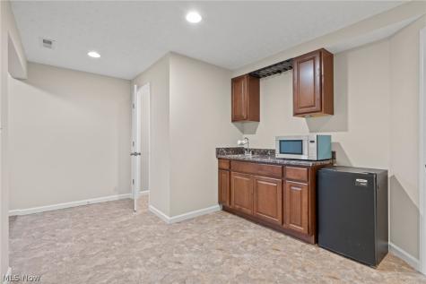 159 Stone Ridge Way Berea OH 44017