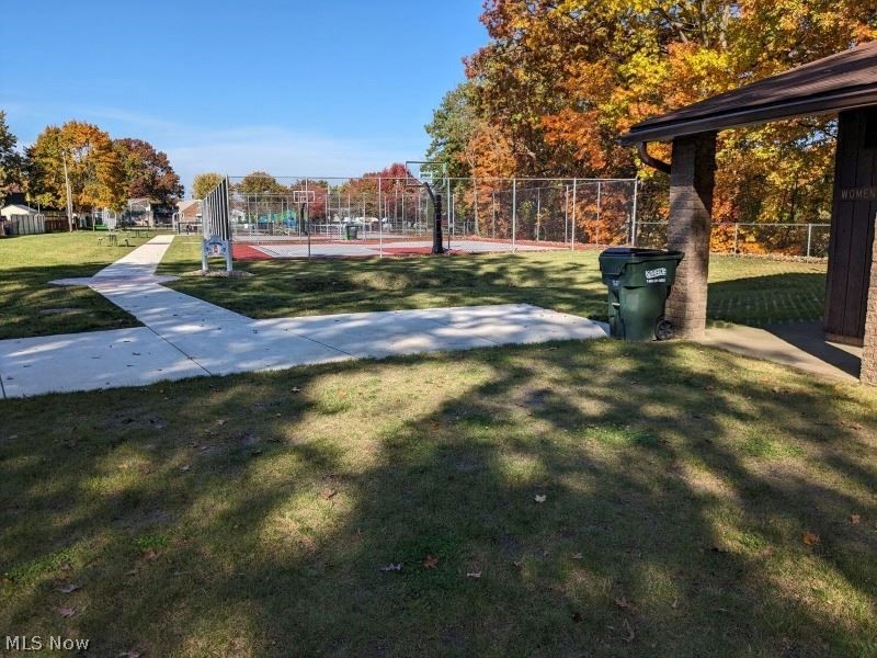 360 Tuxedo Avenue Brooklyn Heights OH 44131