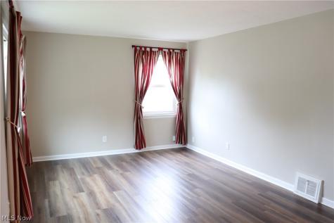 181 John Street Bedford OH 44146