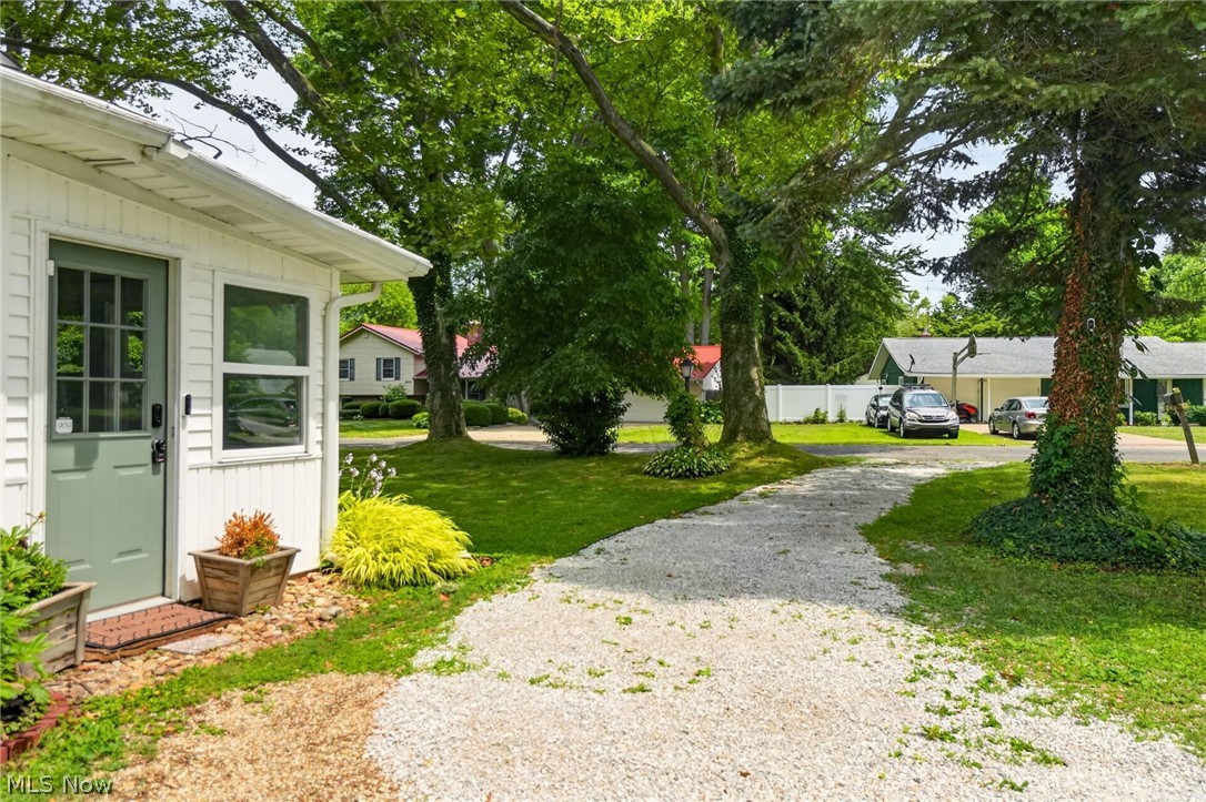 1648 Bathgate Avenue Madison OH 44057