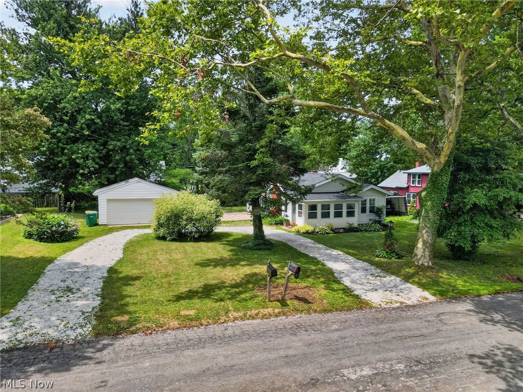 1648 Bathgate Avenue Madison OH 44057
