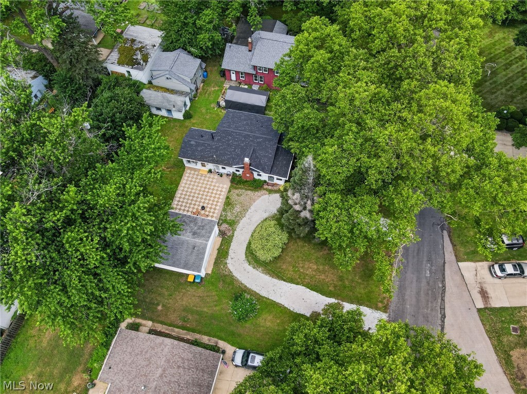 1648 Bathgate Avenue Madison OH 44057