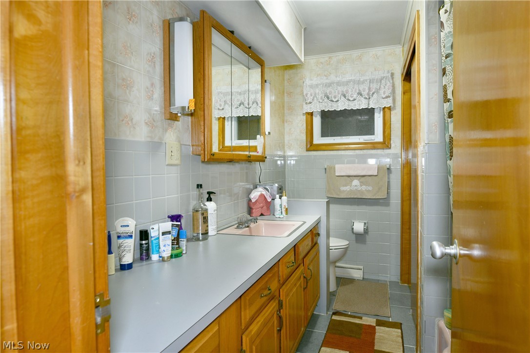 1265 North Road NE Warren OH 44483