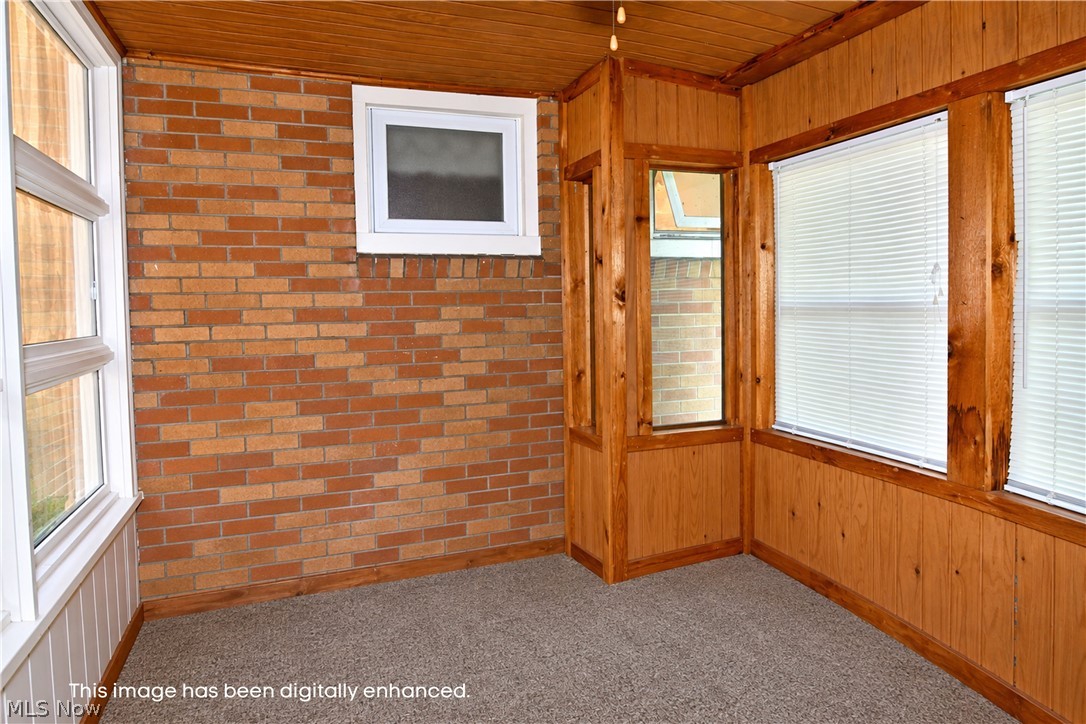 1265 North Road NE Warren OH 44483