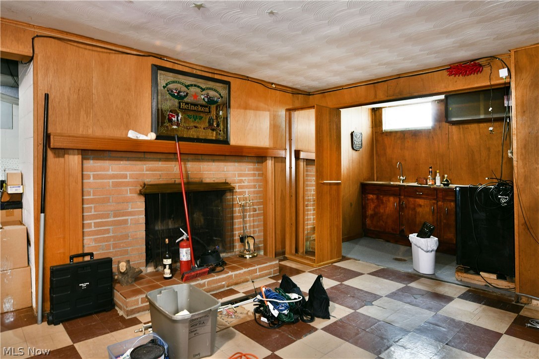 1265 North Road NE Warren OH 44483