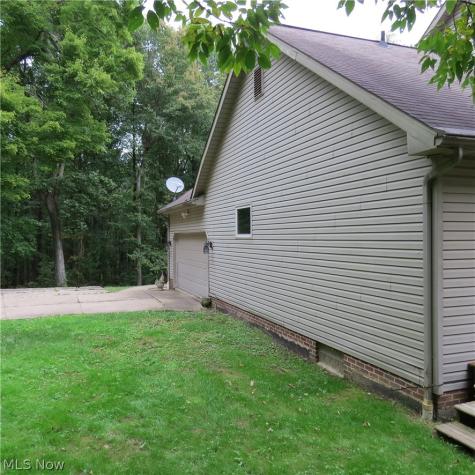 1320 Clay Road NW Dellroy OH 44620