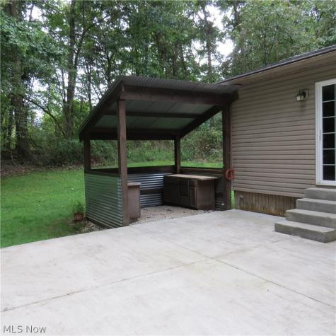 1320 Clay Road NW Dellroy OH 44620