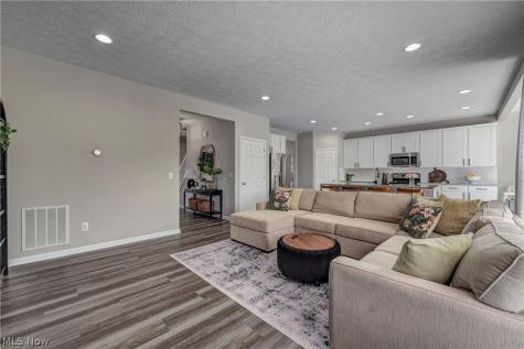 8133 Ashford Circle North Ridgeville OH 44039