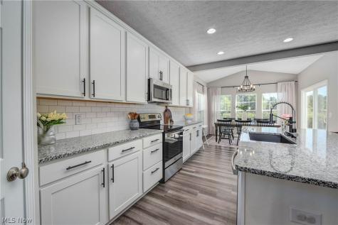 8133 Ashford Circle North Ridgeville OH 44039