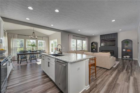 8133 Ashford Circle North Ridgeville OH 44039