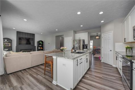 8133 Ashford Circle North Ridgeville OH 44039