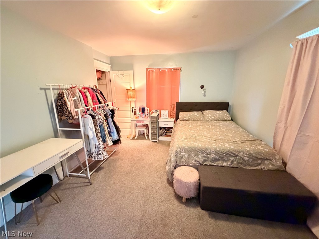 127 Deersville Avenue Uhrichsville OH 44683