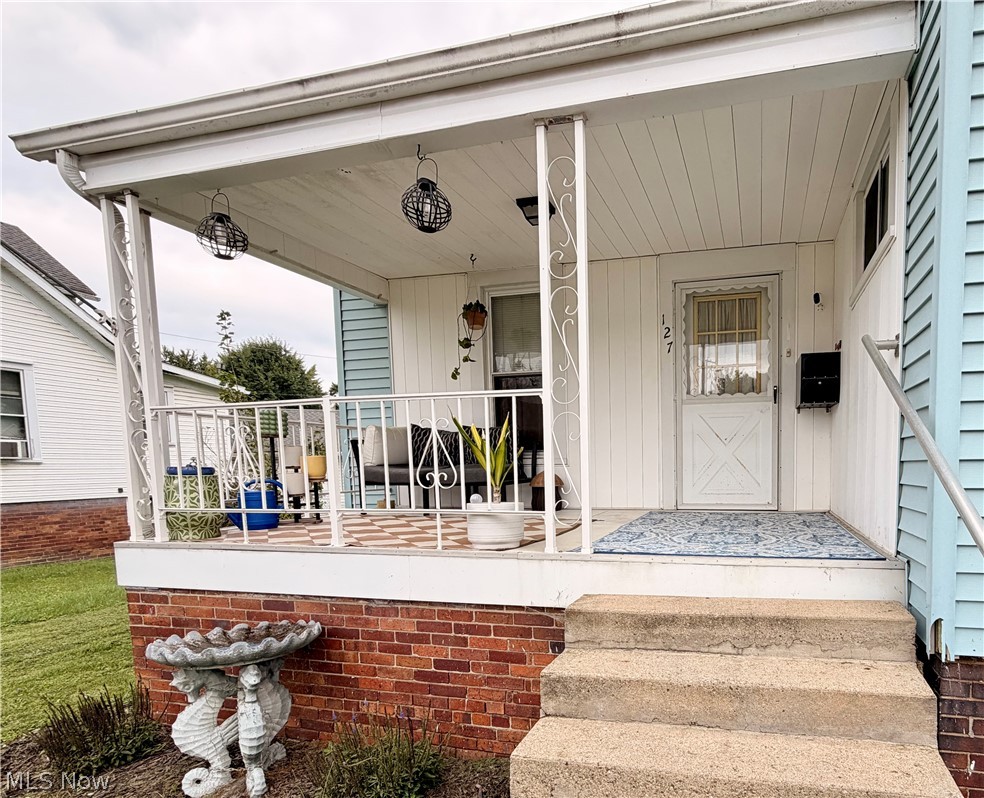 127 Deersville Avenue Uhrichsville OH 44683