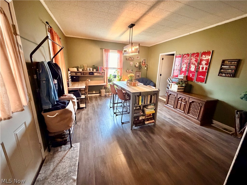 127 Deersville Avenue Uhrichsville OH 44683