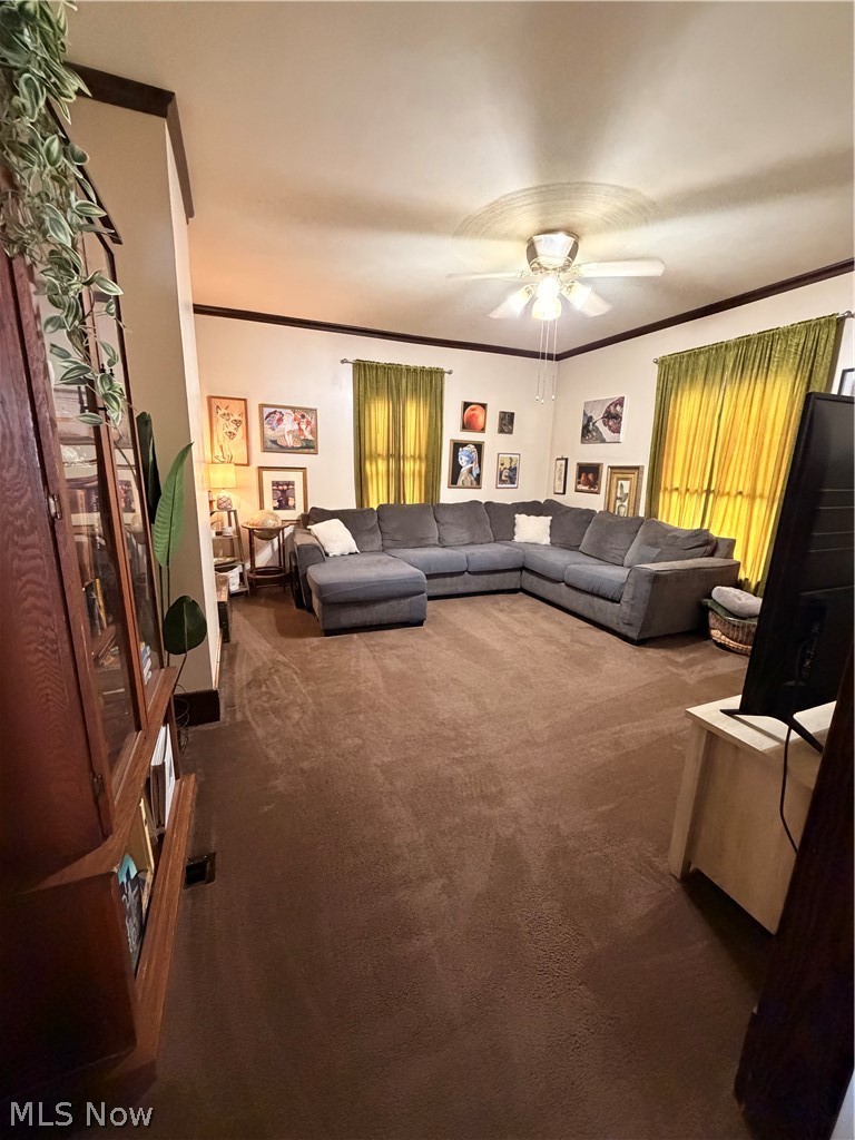 127 Deersville Avenue Uhrichsville OH 44683