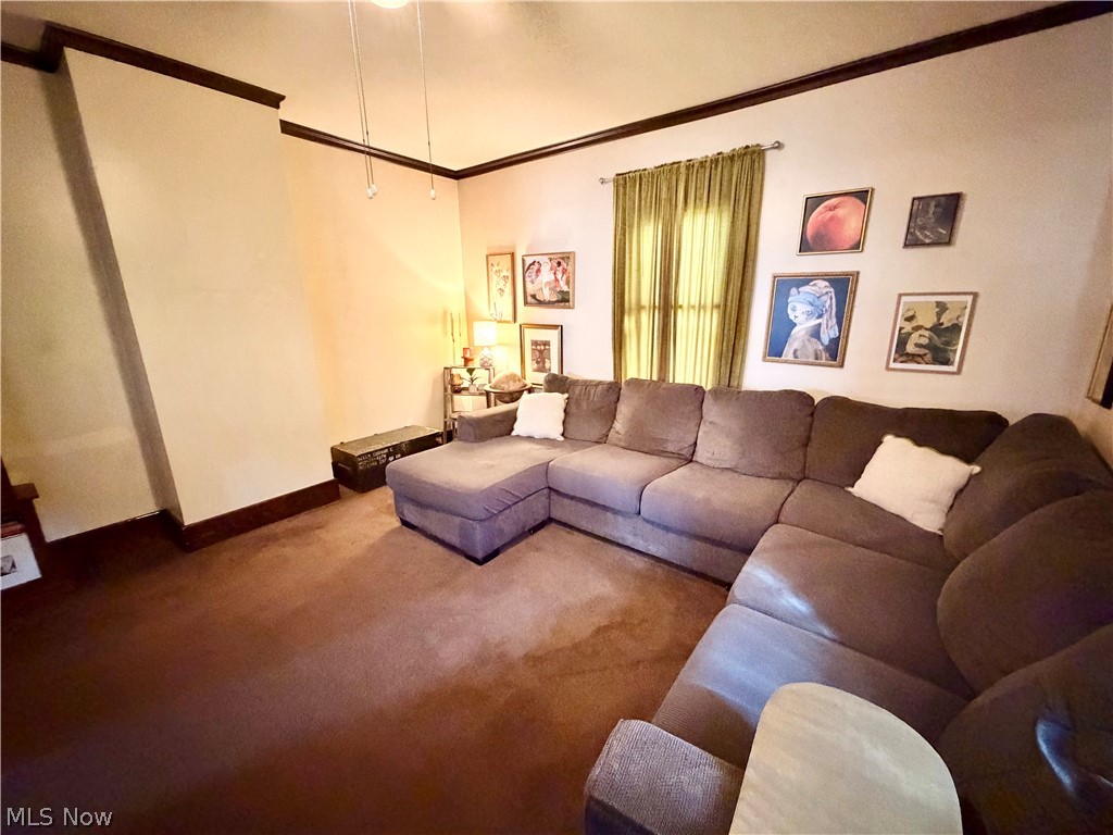 127 Deersville Avenue Uhrichsville OH 44683