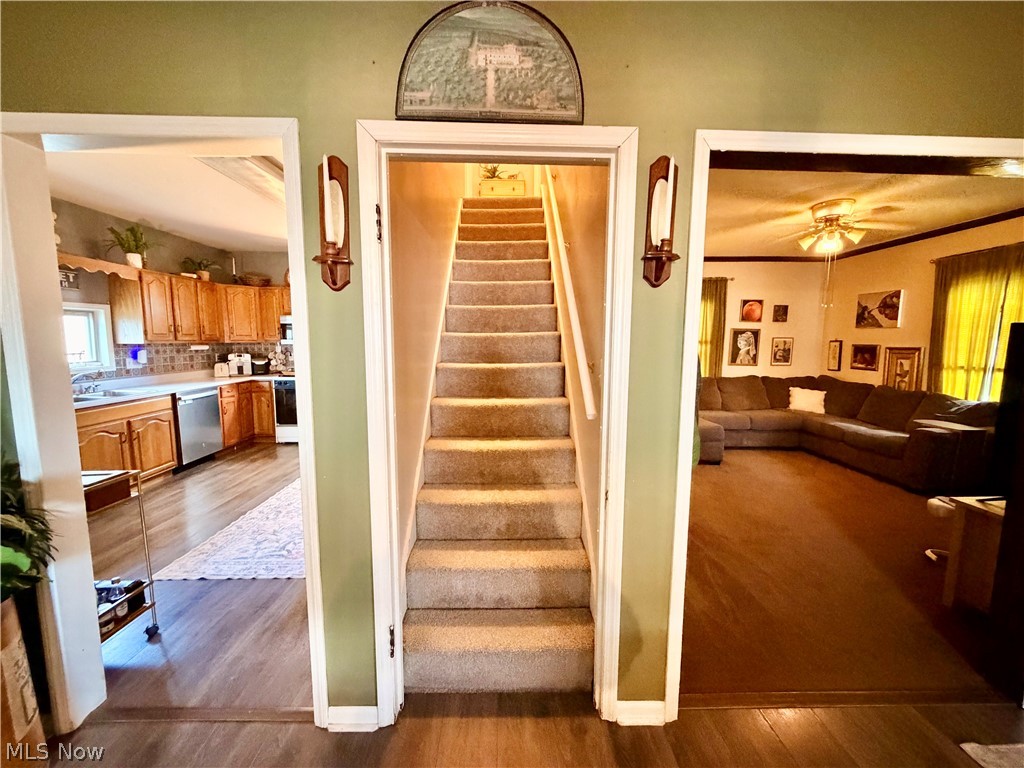 127 Deersville Avenue Uhrichsville OH 44683