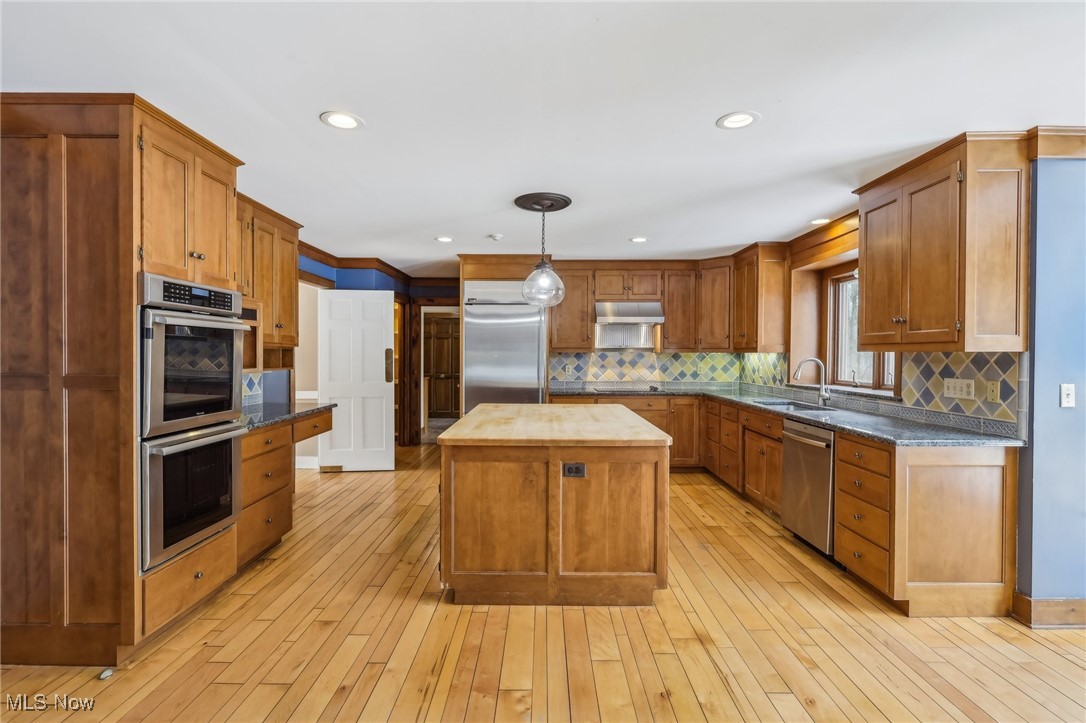 7520 Hunters Hollow Trail Novelty OH 44072