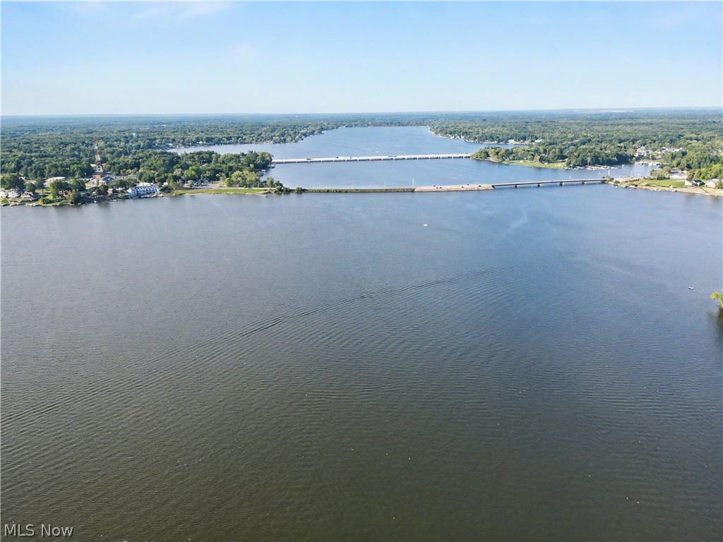 2351 Heston Drive Lake Milton OH 44429