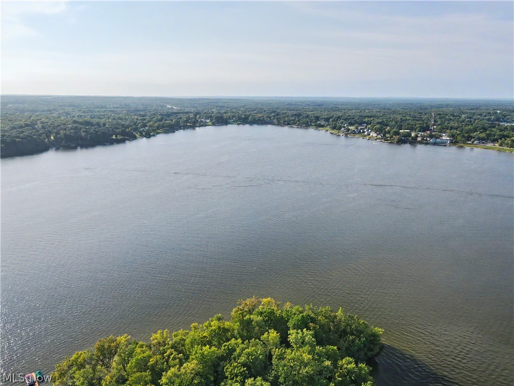 2351 Heston Drive Lake Milton OH 44429