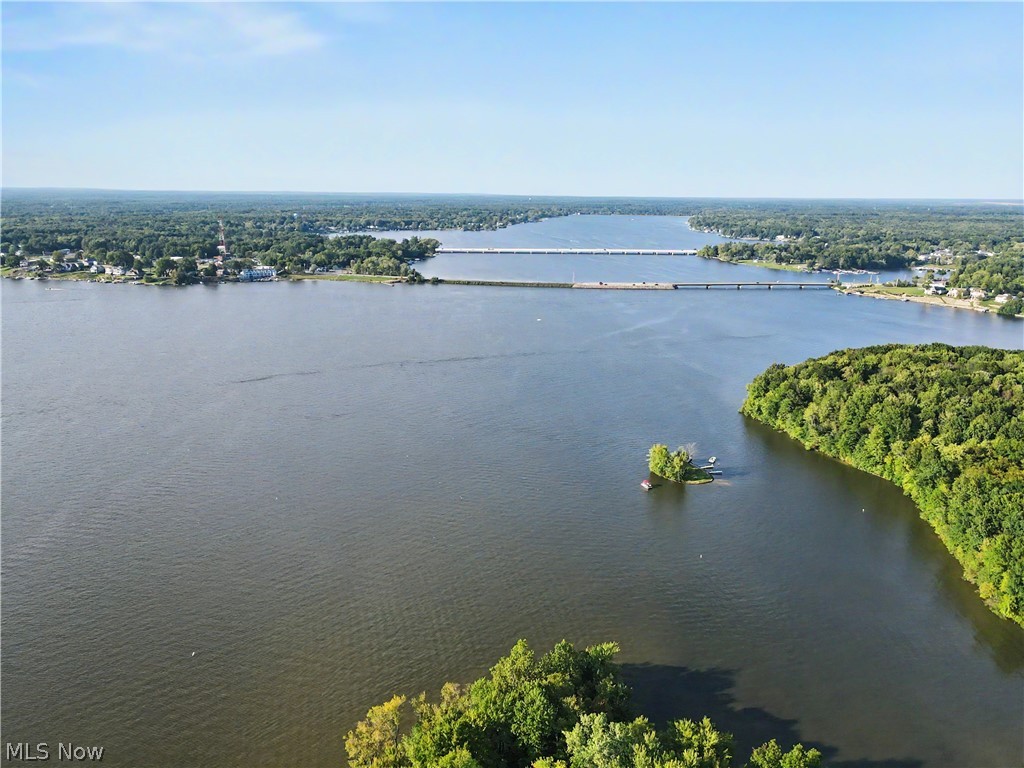 2351 Heston Drive Lake Milton OH 44429